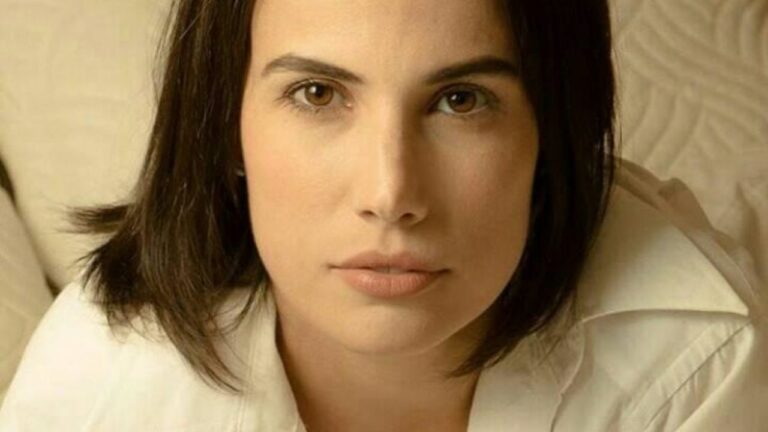 Gabi Costa, dubladora brasileira da Ciri, falece aos 33 anos Gabi Costa, dubladora brasileira da Ciri, falece aos 33 anos