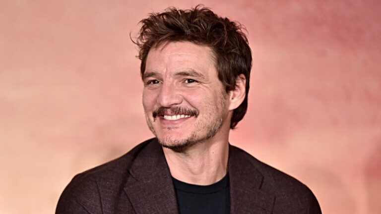 Pedro Pascal evitou jogar The Last of Us para não “imitar” Joel na série