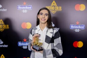 LOL: Flower &eacute; desligada da paiN ap&oacute;s acusa&ccedil;&otilde;es de pedofilia