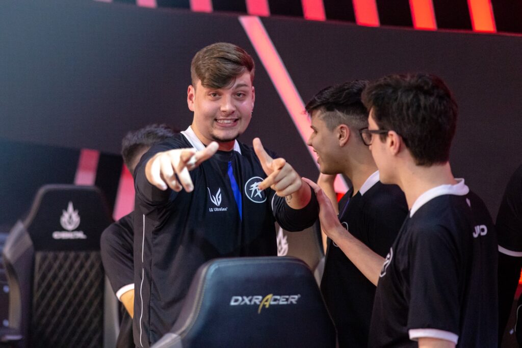 CBLOL 2023: FLUXO segue em alta e Keyd volta a vencer Foto dos jogadores do FLUXO