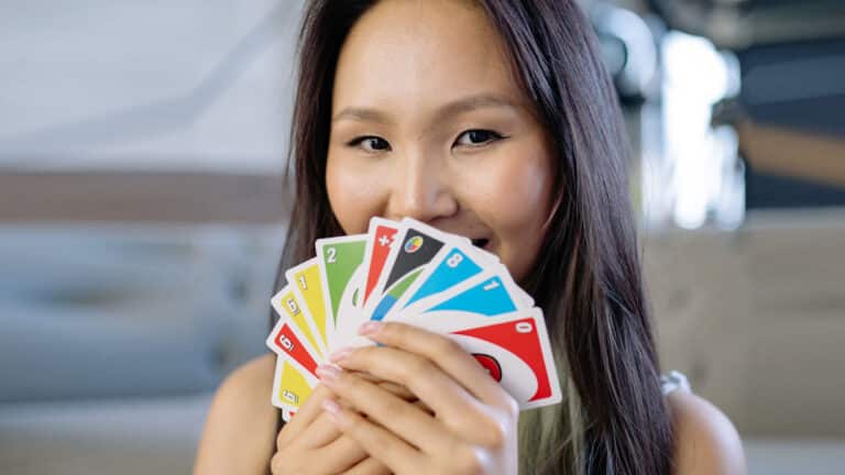 Como jogar UNO? Aprenda em 3 passos Como jogar UNO? Aprenda em 3 passos