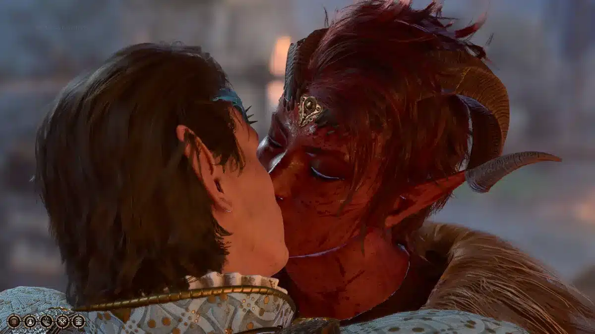 Imagem da personagem de Baldur's Gate 3 Karlach beijando alguém. (Divulgação / Internet)
